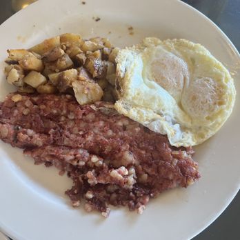 The Daily Grind Cafe - Corned Beef Hash Plate Breakfast - Coffee & Tea Near Me - San Diego, California The Daily Grind Cafe - Corned Beef Hash Plate Breakfast - Coffee & Tea Near Me - San Diego, California