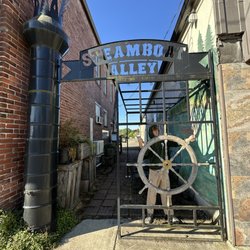 Steamboat Alley Espresso - Scenic way to access from the main street