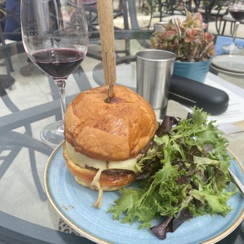 Lone Madrone - Beef burger - Wineries Near Me - Templeton, California