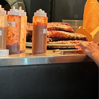 La Cabra Brewing Smokehouse - bbq counter, ribs, sauce - Brewpubs Near Me - Bryn Mawr, Pennsylvania La Cabra Brewing Smokehouse - bbq counter, ribs, sauce - Brewpubs Near Me - Bryn Mawr, Pennsylvania