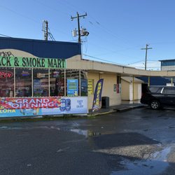 Snack & Smoke Mart