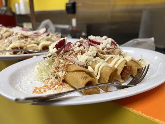 Antojitos Los Cuates by null