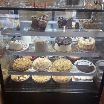 Bread Basket Cafe & Bakery - Dessert display - Bakeries Near Me - Danville, Indiana