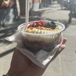 Açaí Brasil - 16 oz. Acai Bowl