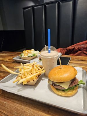 Basic Burger by null