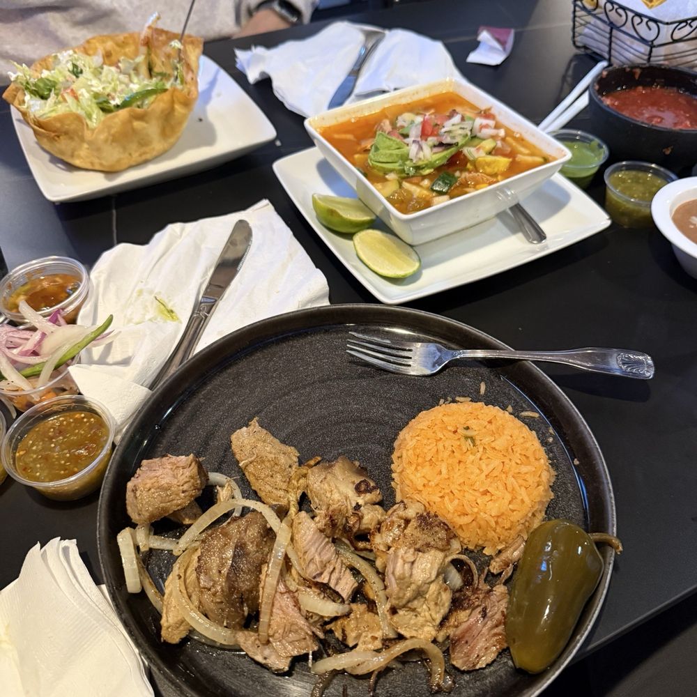El Jimador Elegante - Lunch plate - carnita and rice,  Chicken Soup - Mexican Near Me - Anderson, South Carolina