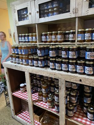 Chaney's Dairy Barn by null