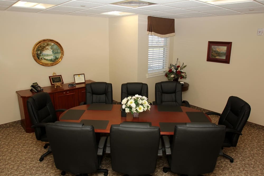 DE MARCOLUISI FUNERAL HOME Updated December 2025 2755 S Lincoln