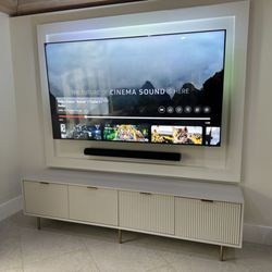 J Tech Solutions - Samsung 85" with a Sonos Arc soundbar and Philips Hue lighting behind TV
