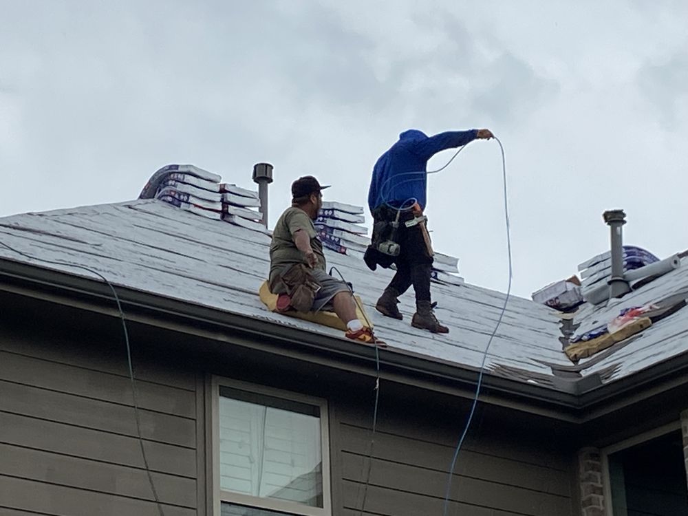 Slide of R&R Roofing