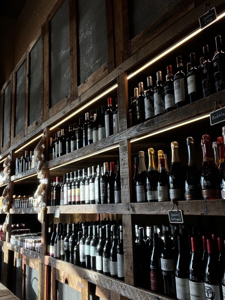 CRU WINE BAR & MERCHANT Updated August 2024 255 Photos & 127 Reviews 900B Middlefield Rd