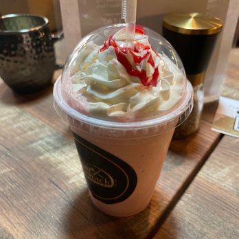 Ikaro - Strawberry milkshake. - Breakfast & Brunch Near Me - Middletown, New York