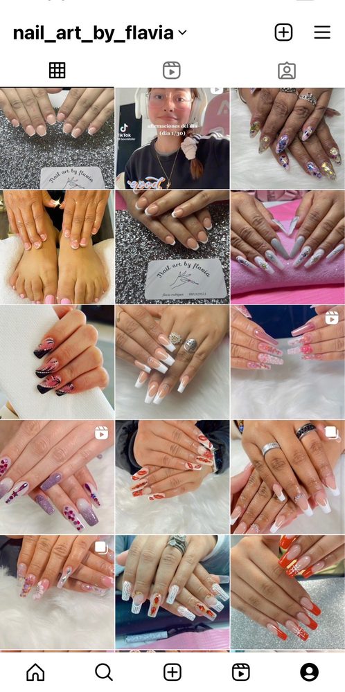 Nail art by flavia Logo
