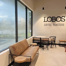 Lobos Coffee Roasters - Indoor seating is nice