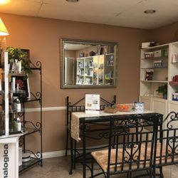 Arlene's Skin Care & Electrolysis Spa - Reception/Waiting Room