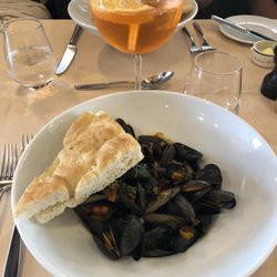 Yacht Club - Clam appetizer
