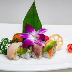 MeAkan Japanese Sushi & Steakhouse