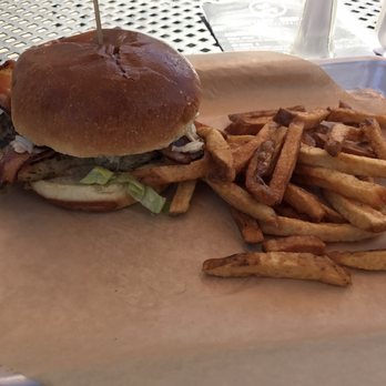 Backyard Brewery - Really awesome chicken sandwich - Breweries Near Me - Manchester, New Hampshire Backyard Brewery - Really awesome chicken sandwich - Breweries Near Me - Manchester, New Hampshire