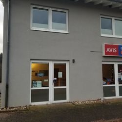 Avis - Office around the corner of the building
