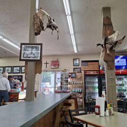 Radosta's Po-boys - Inside