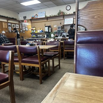 Budget Cafe - Inside seating - Cafes Near Me - San Luis Obispo, California Budget Cafe - Inside seating - Cafes Near Me - San Luis Obispo, California