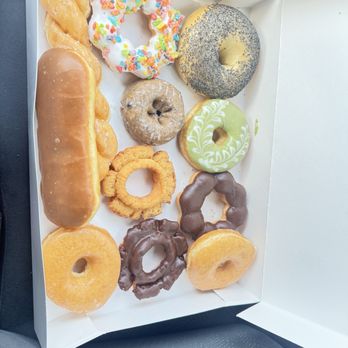 Fluffy Donut Cafe & Bagels - All this for $9.99 on the "Too Good To Go" app - Donuts Near Me - Bellevue, Washington Fluffy Donut Cafe & Bagels - All this for $9.99 on the "Too Good To Go" app - Donuts Near Me - Bellevue, Washington