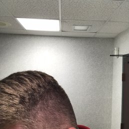 Worst blending I've ever had! Don't call yourself a barbershop when you can't even do proper fades. Worst blending I've ever had! Don't call yourself a barbershop when you can't even do proper fades.