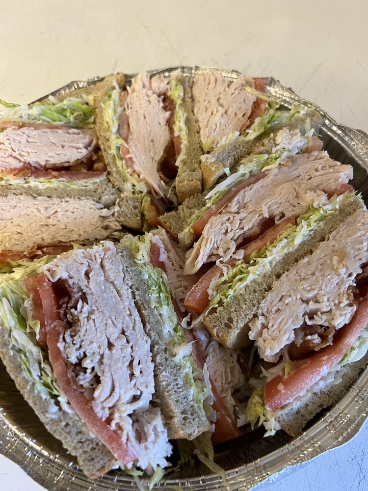 E & M CONVENIENCE STOP & DELI Updated October 2024 41 Photos & 38