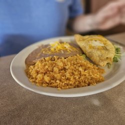 Lupe's Restaurant - Kids taco with rice and beans