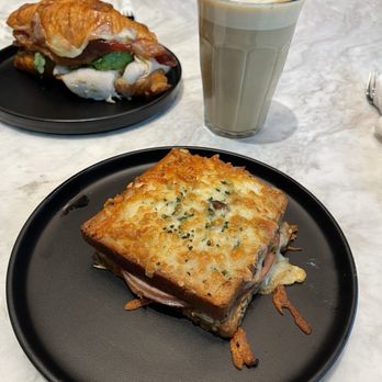 Cafe Hagen - Coffee & Tea Near Me - Bellevue, Washington