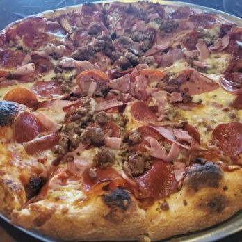 Idyllwild Pizza - Meat, lovers, pizza - Pizza Near Me - Idyllwild, California