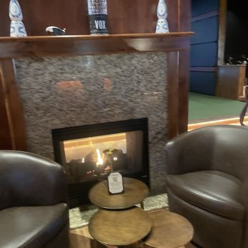 Stingers Lounge - Fireplace! - Golf Near Me - Zephyr Cove, Nevada Stingers Lounge - Fireplace! - Golf Near Me - Zephyr Cove, Nevada