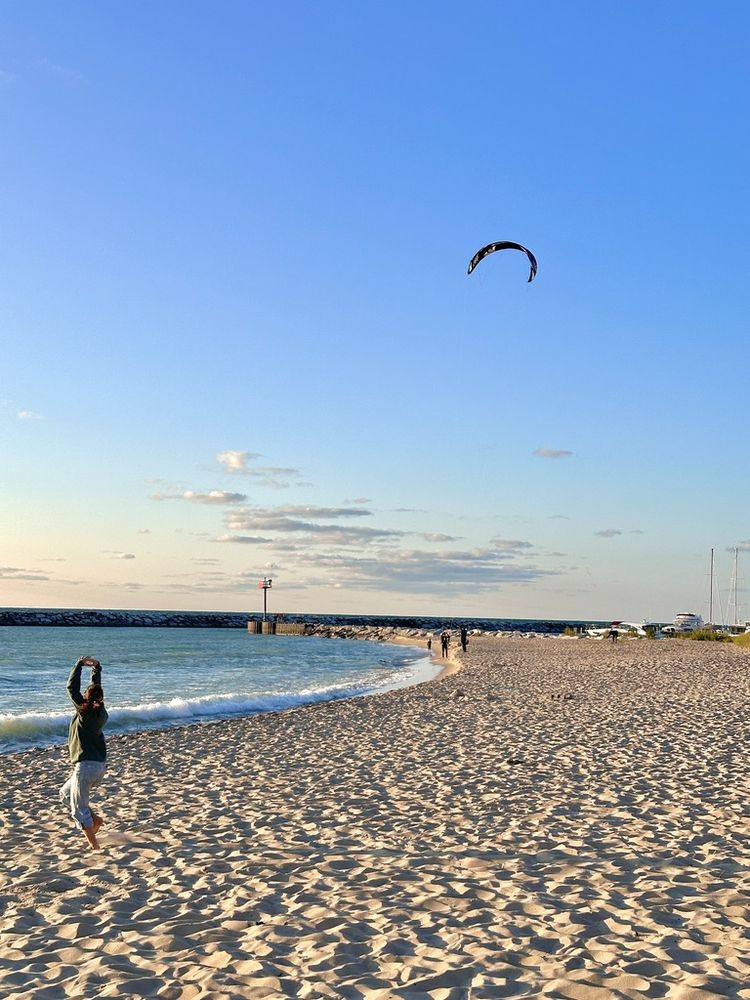 Van's Beach Logo