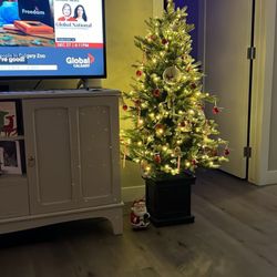 Trading Post Eatery - Tree