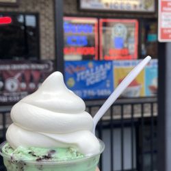 Twister with Mint Cookie Crumb
