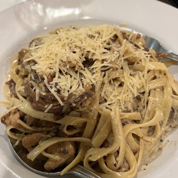 The Vine Restaurant - Chicken Carbonara - New American Near Me - Grants Pass, Oregon The Vine Restaurant - Chicken Carbonara - New American Near Me - Grants Pass, Oregon