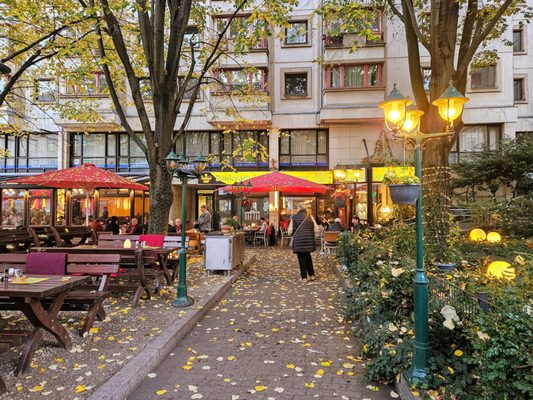 Boulevard Friedrichstrasse by null
