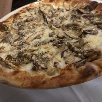 Ca’Dario - Montecito - Mushroom pizza - Italian Near Me - Montecito, California