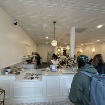Crème Coffee - Interior - Coffee & Tea Near Me - Sacramento, California Crème Coffee - Interior - Coffee & Tea Near Me - Sacramento, California