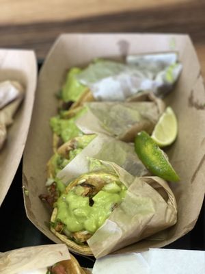 Tacos El Trompo by null