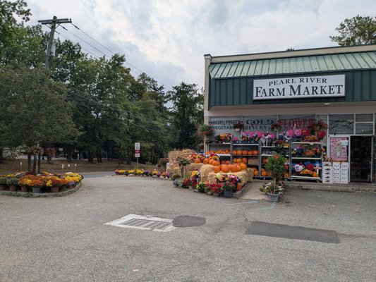 Pearl River Farm Market