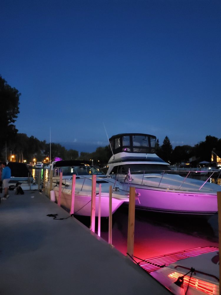 CASTAWAYS 18 Reviews 224 E Island Dr, Eastlake, Ohio Burgers