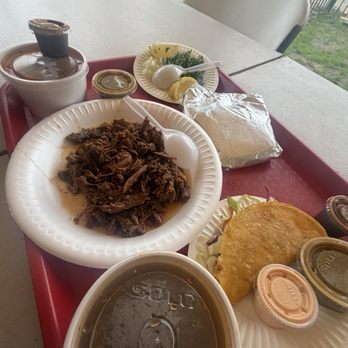 El Llanerito Birrieria - Birria Plato de Barbacoa de Res y Tortillas Hechas a Mano / shrimp / Shrimp Cheese-Taco - Food Trucks Near Me - Visalia, California