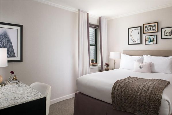 Claridge House Chicago, Tapestry Collection by Hilton by null