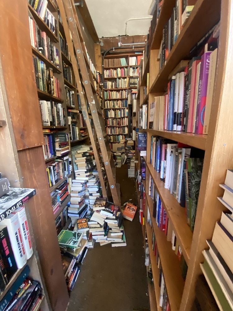 MACLEOD’S BOOKS Updated October 2024 62 Photos & 106 Reviews 455