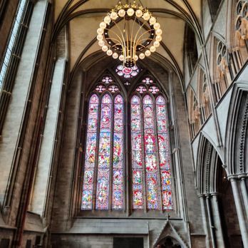 Hereford Cathedral - Churches Near Me - Hereford, HEF