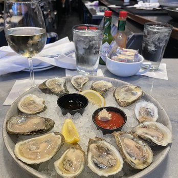 Pearlz - Dozen house oysters - Seafood Near Me - Charleston, South Carolina Pearlz - Dozen house oysters - Seafood Near Me - Charleston, South Carolina