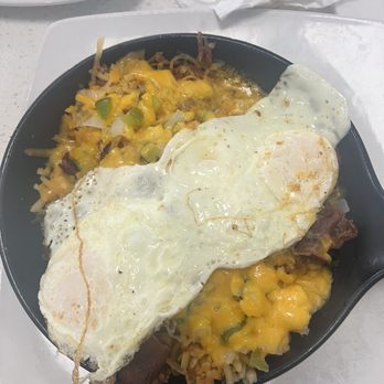 Lester's Diner - Signature Skillet - Diners Near Me - Fort Lauderdale, Florida
