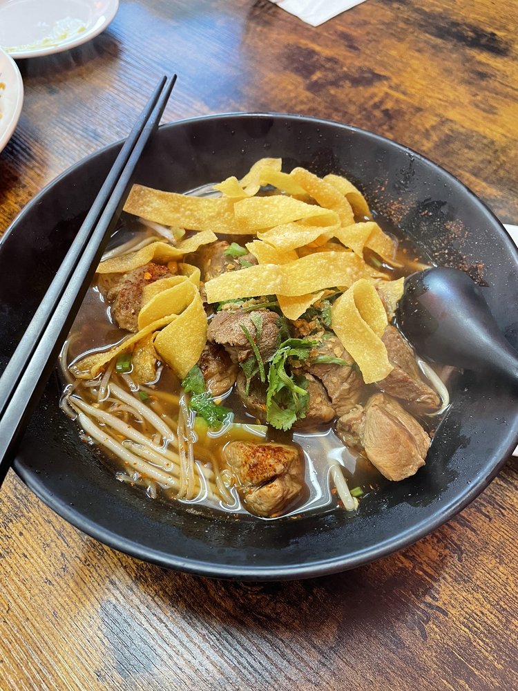 Aoy Thai Restaurant Logo