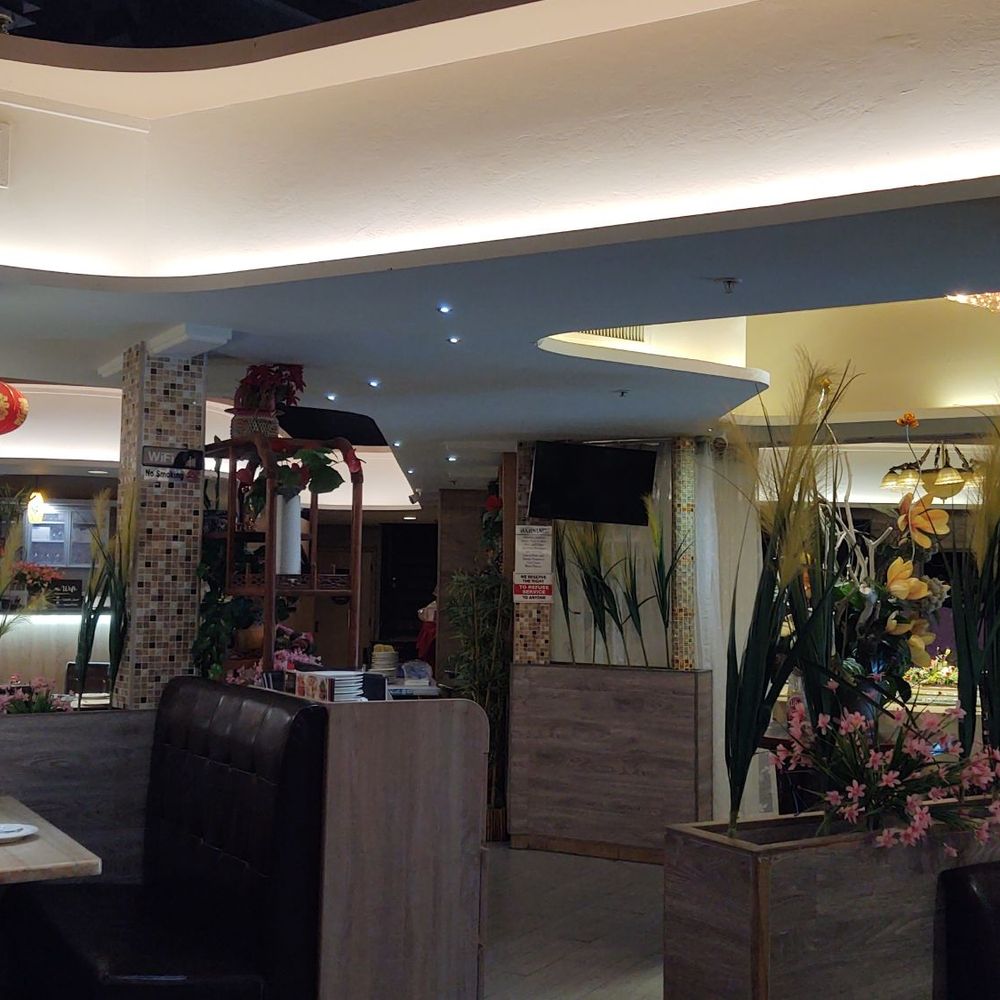 Cachanilla Chinese Restaurant - Inside - Chinese Near Me - Pomona, California